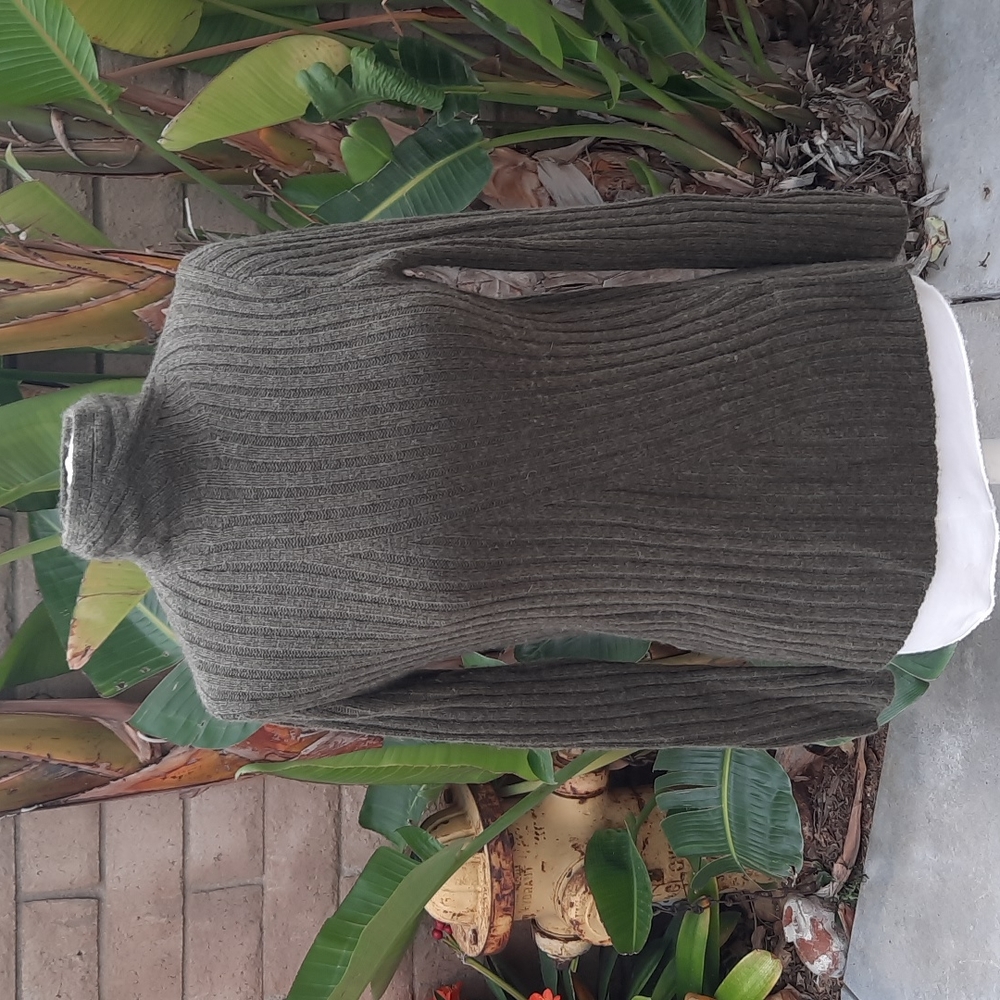Vince xxs olive green cashmere blend knit sweater